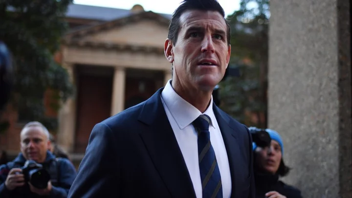 Ben Roberts-Smith threatened witnesses in defamation trial, judge says