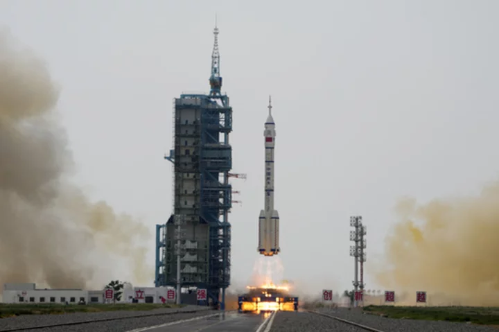 China launches new crew for space station, with eye to putting astronauts on moon before 2030