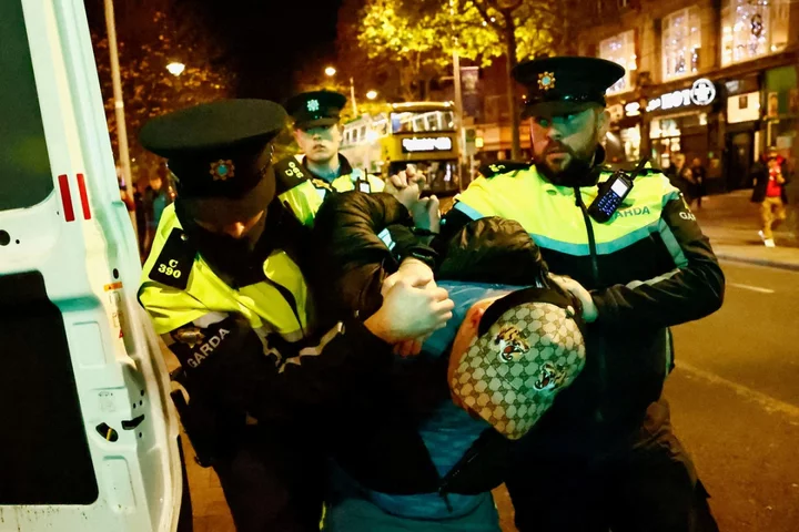 Dublin riots – latest: Police defended as justice minister says ‘thuggery’ on streets will not be tolerated