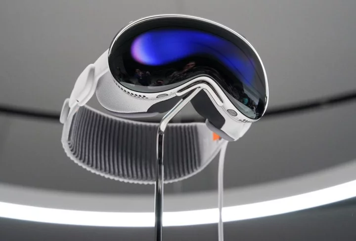 What it's like to try Apple's new Vision Pro headset