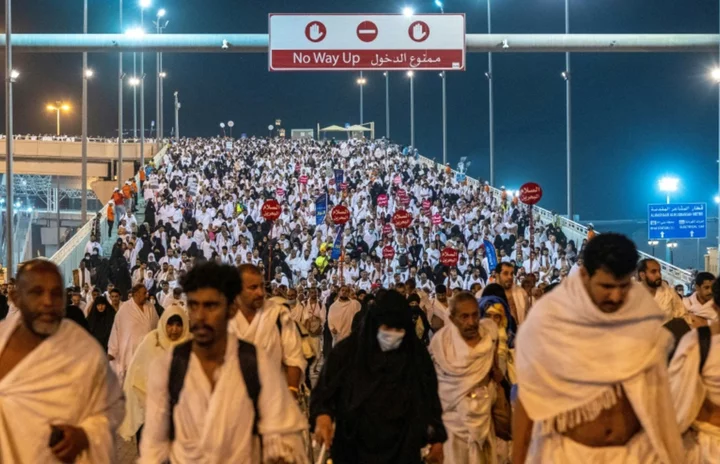 Huge crowds 'stone the devil' as fiercely hot hajj winds down