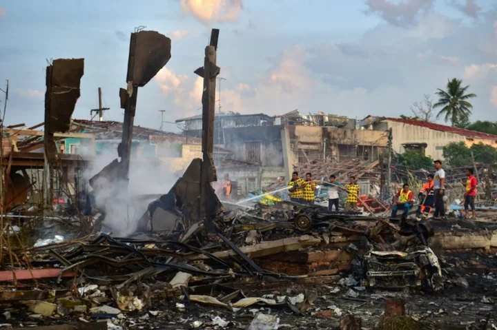 Death toll rises to at least 10 in Thai warehouse explosion