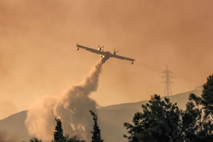 EU plans to buy new firefighting planes as climate crises worsen