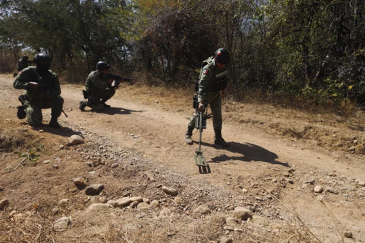 Roadway bombs planted by drug cartel in Mexico kill 4 police officers, 2 civilians