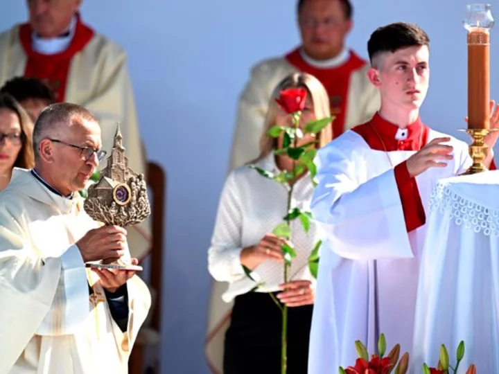 Catholic Church honors Polish family persecuted for sheltering Jews in unprecedented beatification