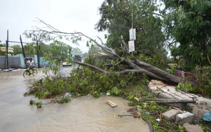 Thousands in western India relief camps begin returning home as Cyclone Biparjoy recedes