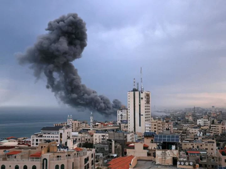 Fresh rocket attacks and ground battles as Israel and Hamas conflict intensifies