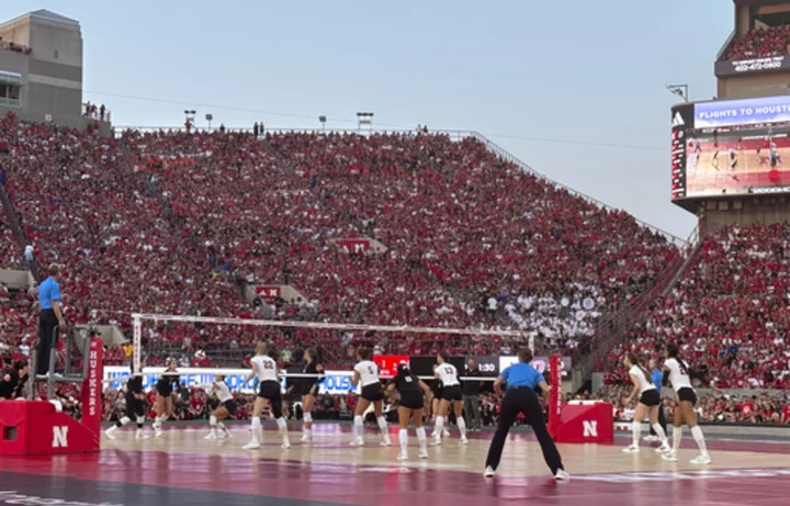 Nebraska volleyball stadium event draws 92,003 to set women's world attendance record