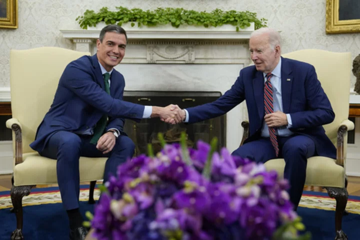 Biden commends Spanish PM Pedro Sánchez for collaboration on migration