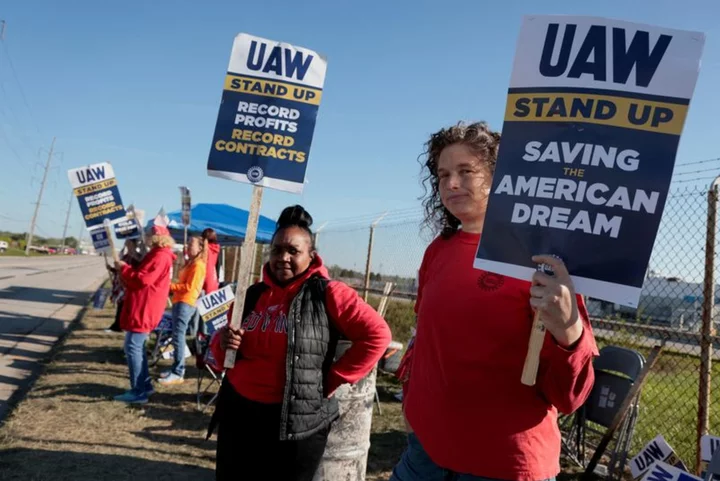 Detroit Three under pressure to progress UAW talks, avoid wider auto strikes