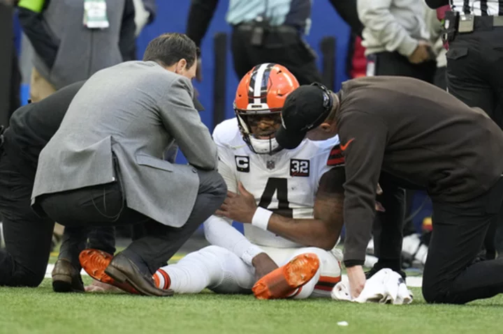 Browns QB Deshaun Watson returns to lineup, but leaves following injury in 1st quarter