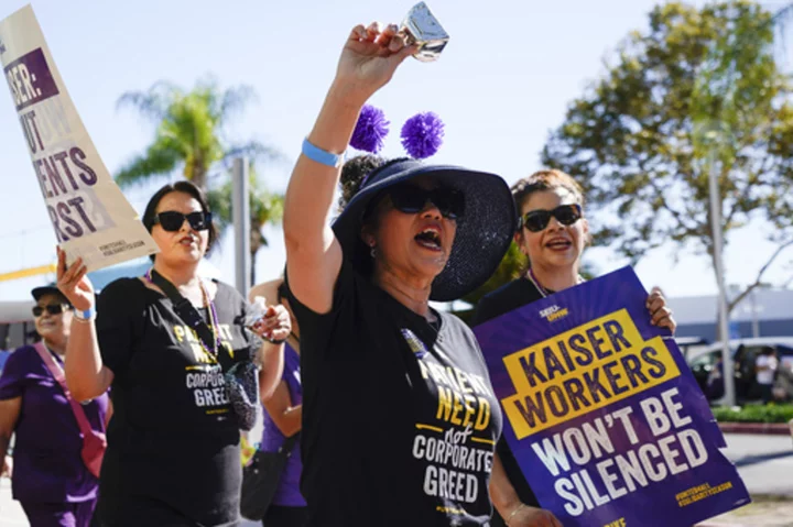 Health care strike over pay and staff shortages heads into final day with no deal in sight