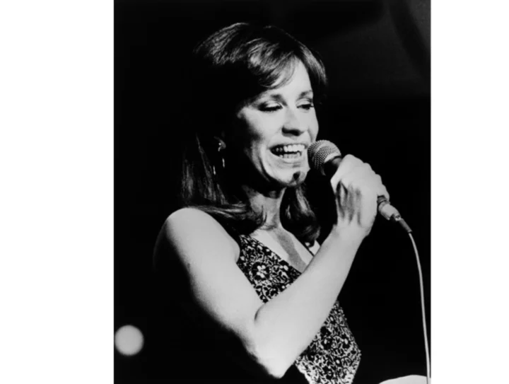 'Girl from Ipanema' singer Astrud Gilberto dead at 83