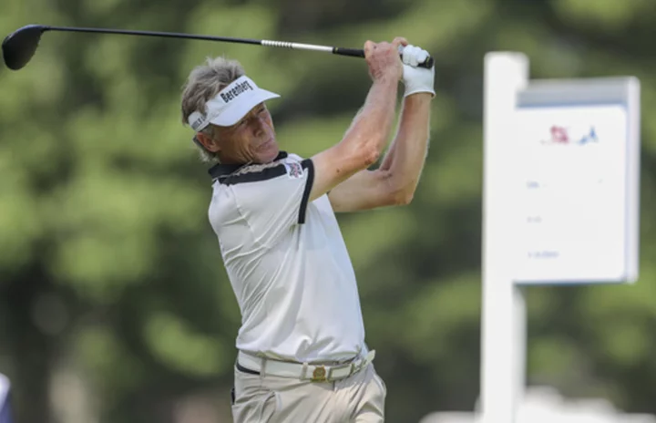 65-year-old Bernhard Langer takes a 2-shot lead in the US Senior Open at SentryWorld