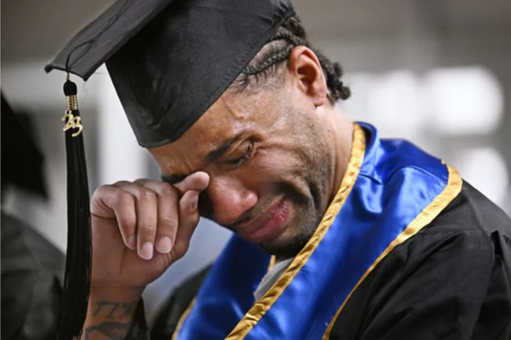 Yale, University of New Haven partnership celebrates first degrees awarded to inmates