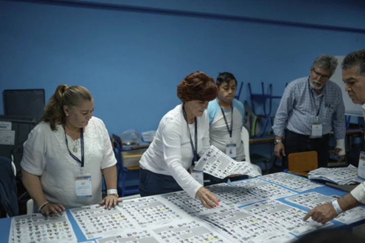 Early vote count for Guatemala's presidential election indicates second round ahead