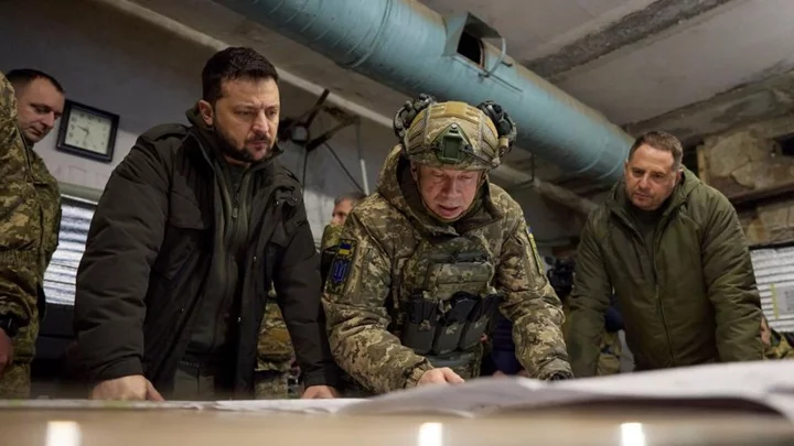 Ukraine war: Zelensky says fortifying front lines must be accelerated