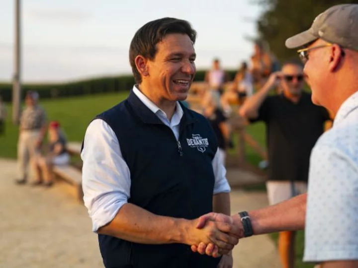 DeSantis leaves campaign trail and returns to Florida amid crises