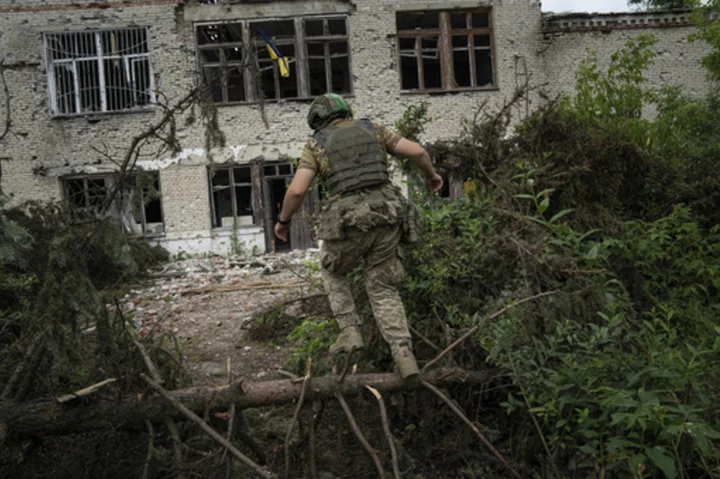 Both sides suffer heavy casualties as Ukraine strikes back against Russia, UK assessment says