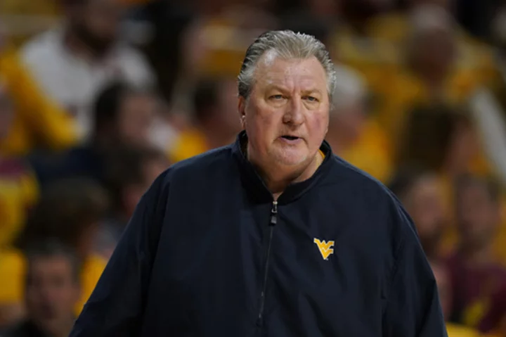 West Virginia's Bob Huggins arrested on suspicion of drunken driving in Pittsburgh