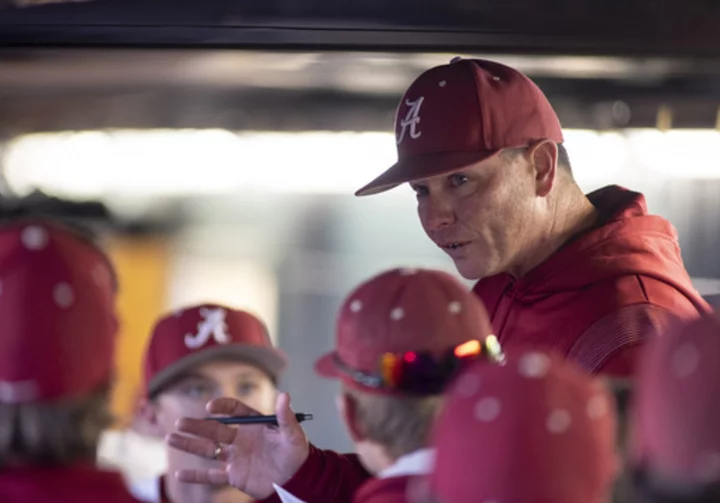 Indiana man center of gambling probes involving Alabama, Cincinnati baseball, AP sources say