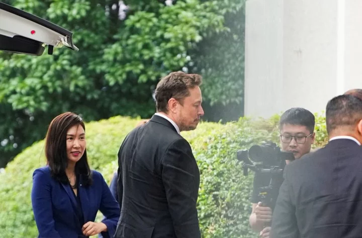 Elon Musk's whirlwind China trip included talks with vice premier