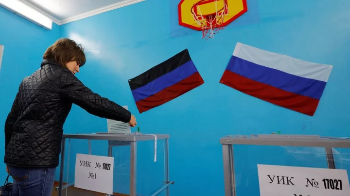 Ukraine war: Russia holds local elections in occupied Ukraine