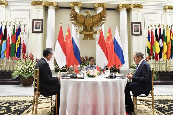 Asean Latest: Blinken, Wang Yi Sit Down for Talks Amid Tensions