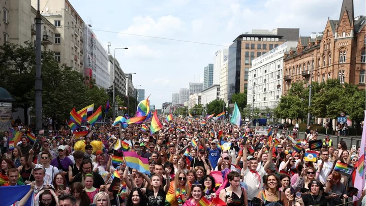 Poland: Thousands march in Warsaw for LGBT rights ahead of elections