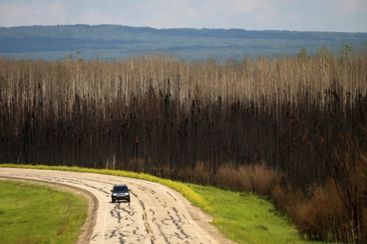 Canadian military mobilizes to help fight wildfires in Northwest Territories