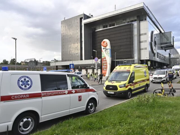 Hot water pipe bursts in Moscow shopping center, killing four