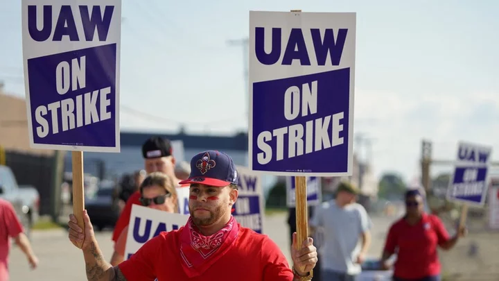 UAW strike: Stellantis and union agree pay rise in tentative deal