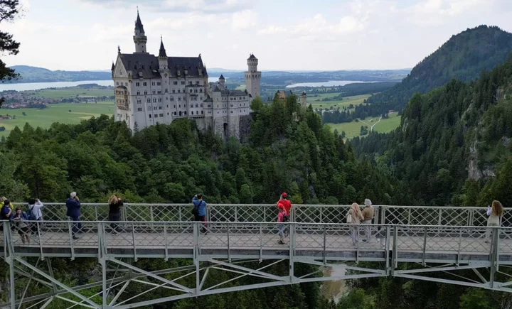 A famed castle, attempted sex assault and deadly shove: What happened to two American women thrown off Germany cliff?