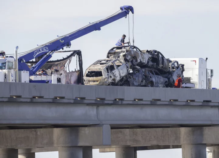 Officials say at least 7 dead in massive vehicle crashes in south Louisiana due to 'Superfog'