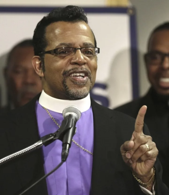 Carlton Pearson, influential Oklahoma megachurch founder who rejected hell, dies at age 70