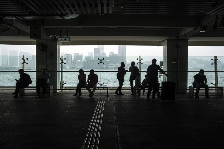 Hong Kong to Unveil Plan to Recruit Foreign Labor Amid Shortage