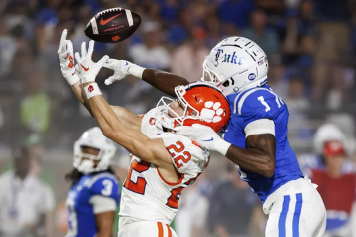 Leonard helps Duke stun No. 9 Clemson 28-7 in a lopsided ACC opener