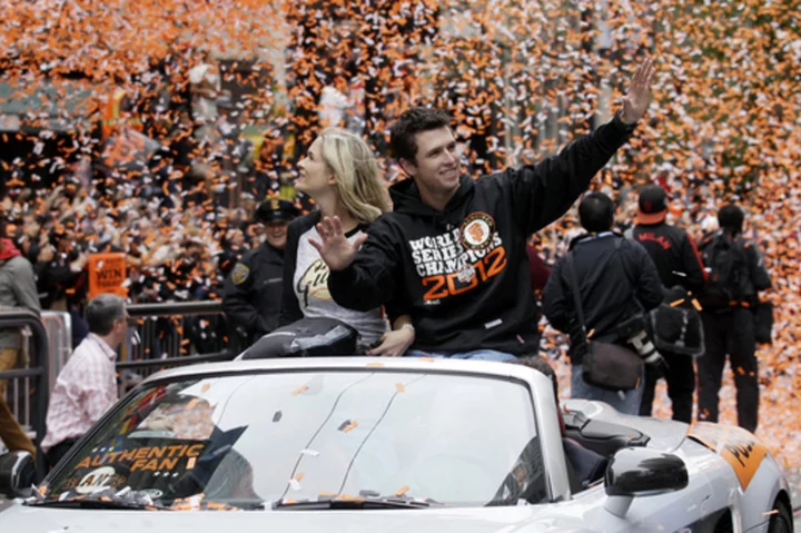 Retired Giants catcher Buster Posey goes back to school to complete his degree from Florida State