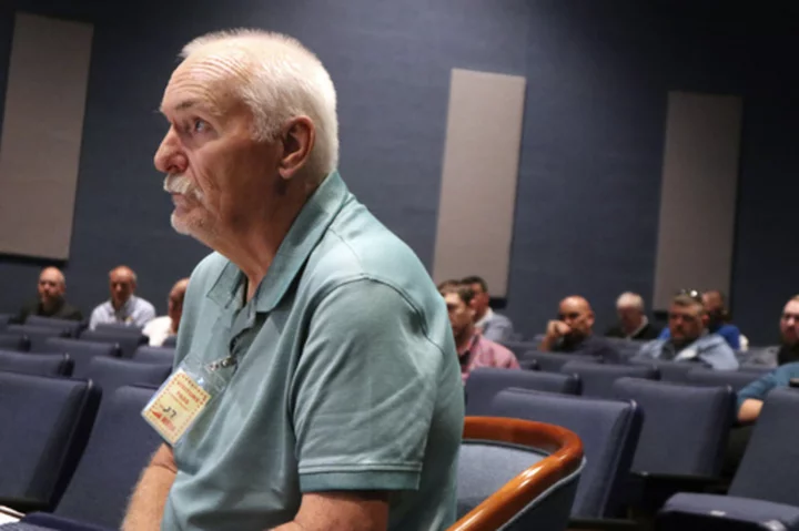 Coal miners plead with feds for stronger enforcement during emotional hearing on black lung rule