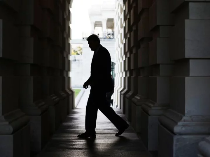 'They are going off the Richter scale, both sides': Manchin flirts with becoming an independent