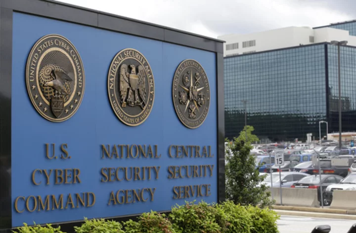 Former NSA worker pleads guilty to trying to sell US secrets to Russia