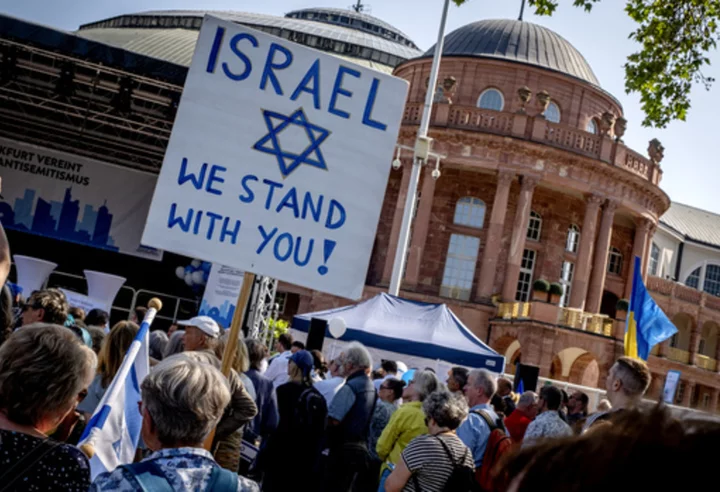 Jewish groups and city officials protest against Roger Waters concert in Frankfurt