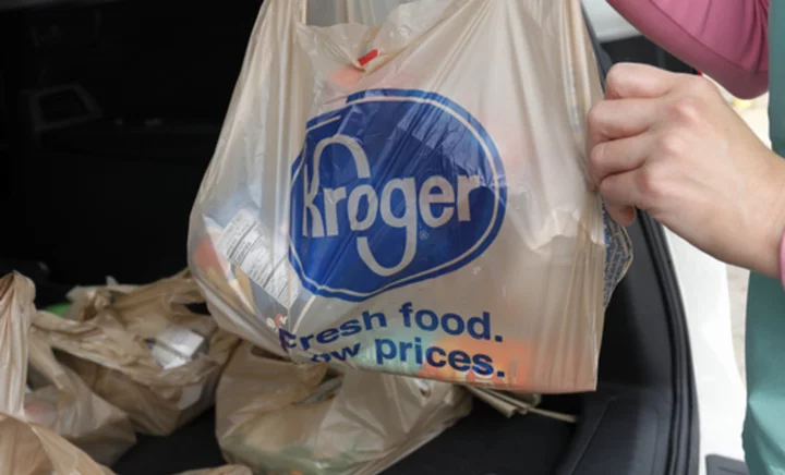 Kroger and Albertsons sell hundreds of stores in a bid to clear merger of the 2 largest US groceries