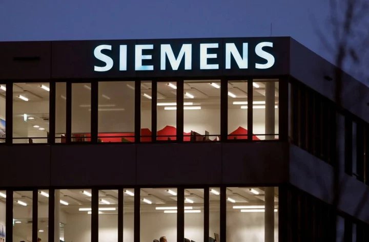 Siemens cooperating with Austrian authorities in corruption probe