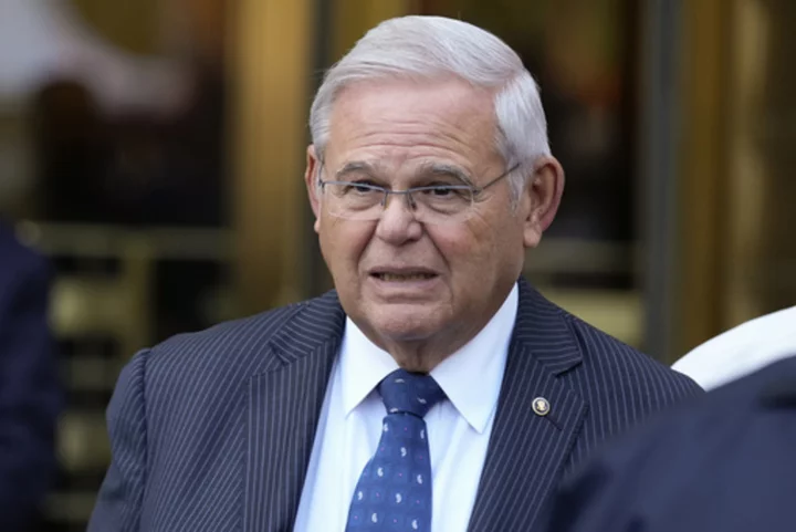 Judge plans May trial for US Sen. Bob Menendez in bribery case