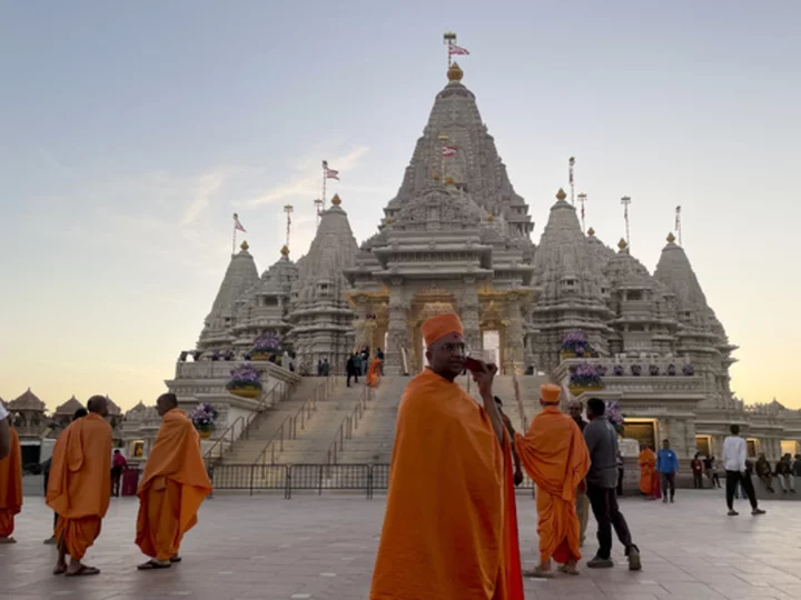 Largest Hindu temple outside India in the modern era opens in New Jersey