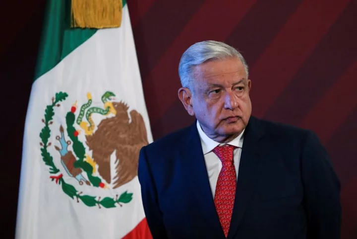 Mexico president to meet with U.S. transport chief to discuss air safety rating